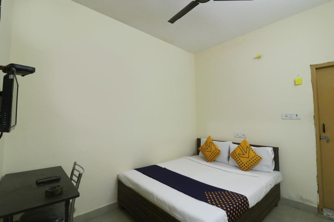 Spot On Negi Home Stay Dehradun Eksteriør bilde