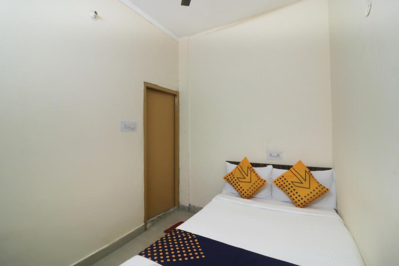 Spot On Negi Home Stay Dehradun Eksteriør bilde